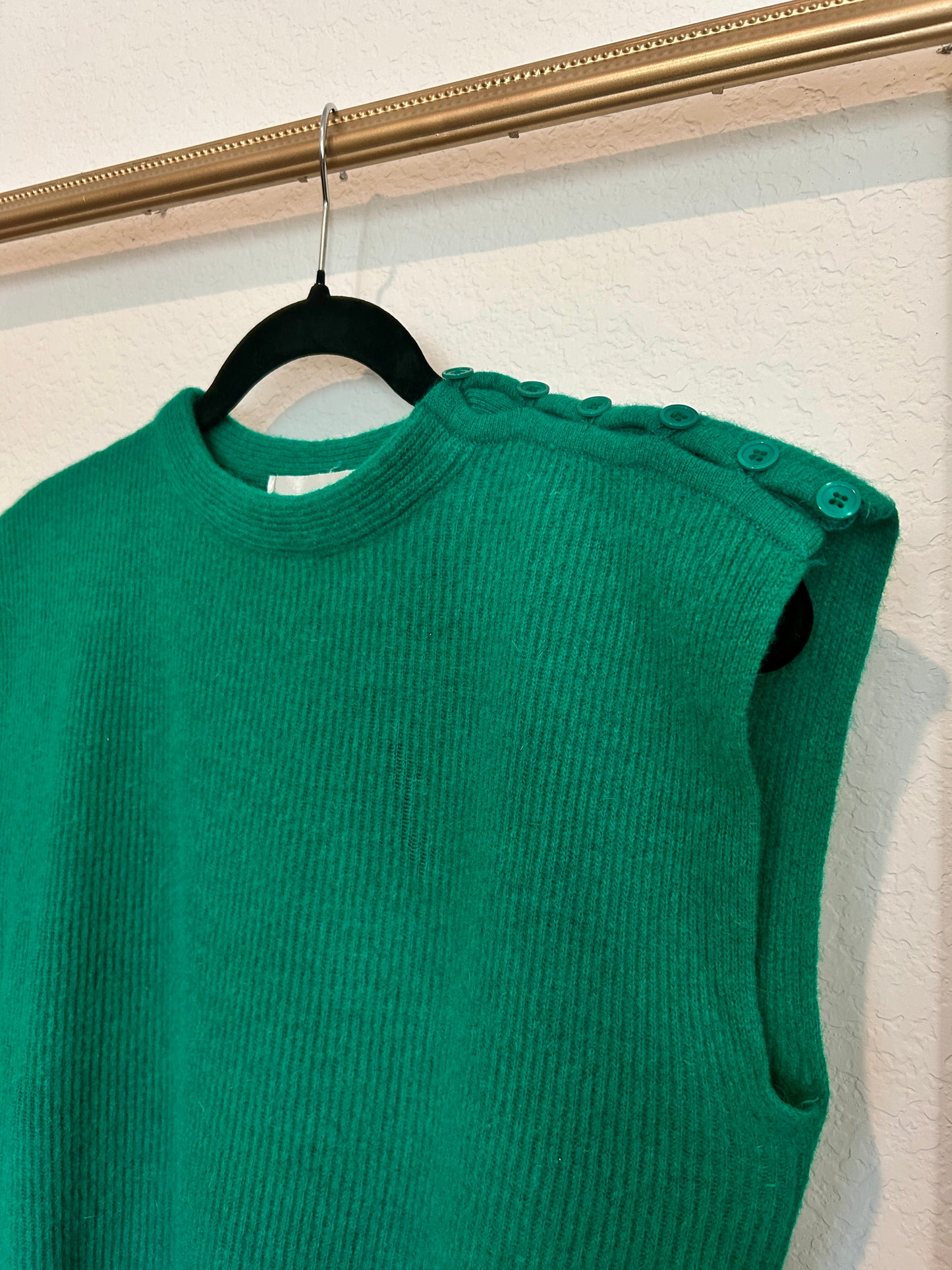 Small Packages Sweater Vest (S-L)