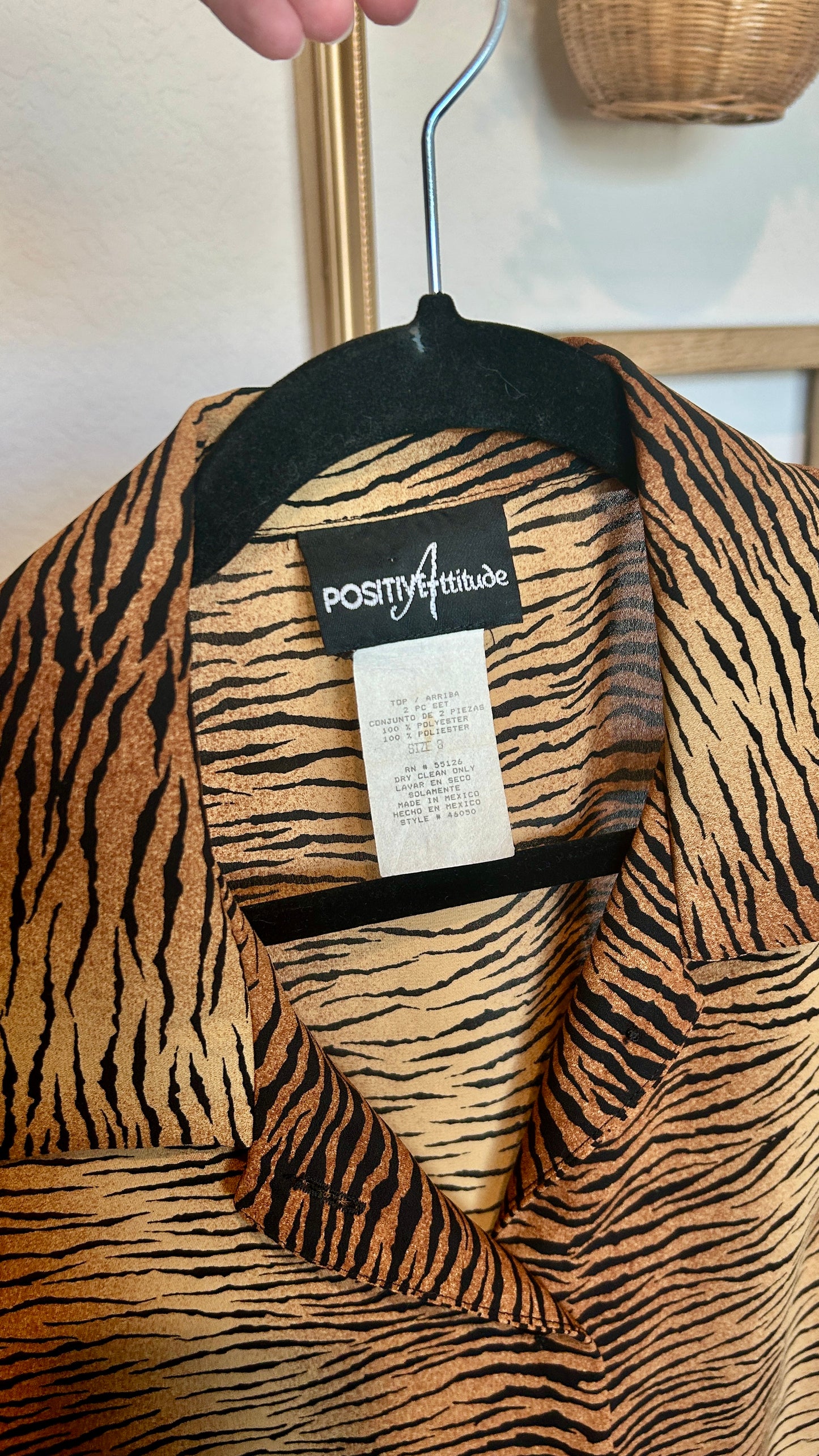 Positive Attitude Tiger Short Sleeve Button Up (M/L)