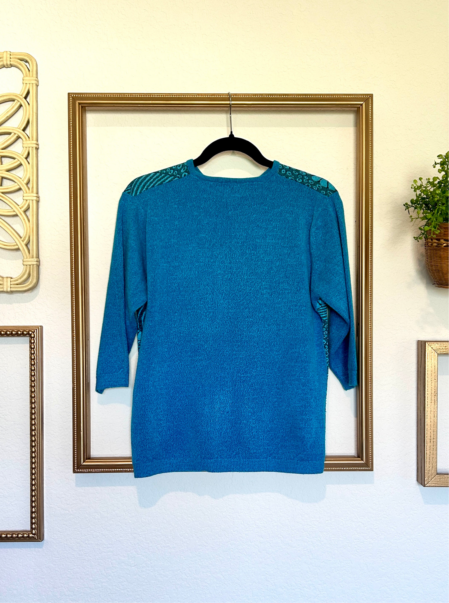 New Hong Kong Co Flower Sweater Top (M/L)