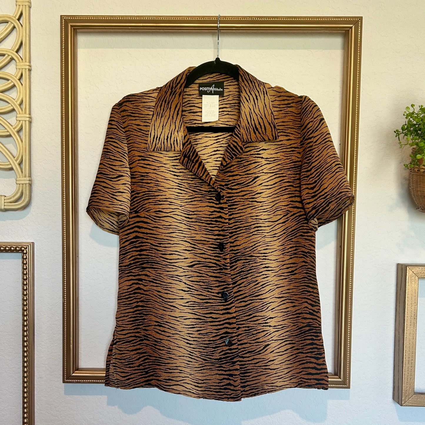 Positive Attitude Tiger Short Sleeve Button Up (M/L)