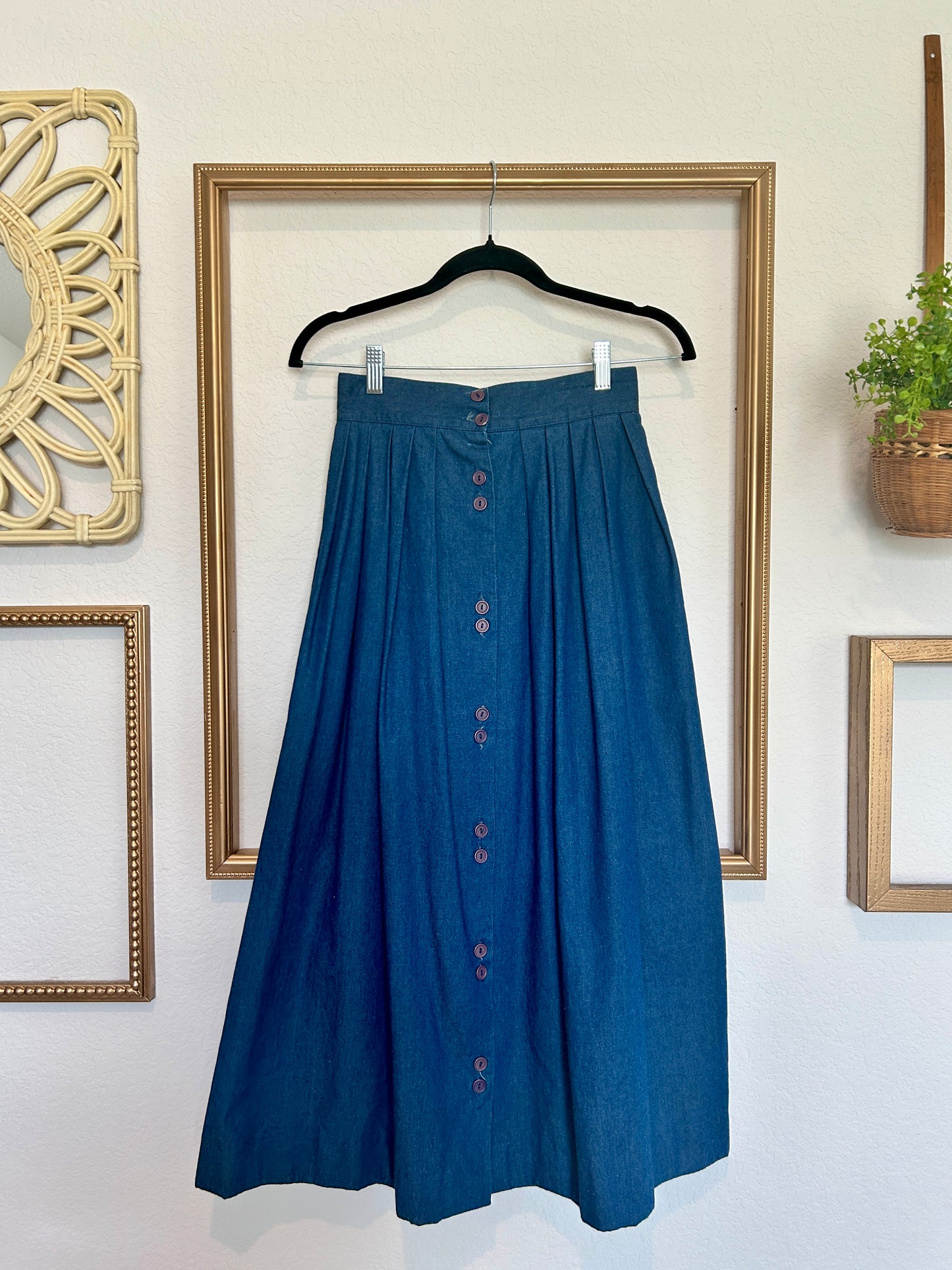 Jones of Dallas Pleated Denim Button Skirt (XS/S)